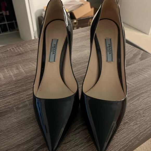 Prada Vernice patent leather pump - Picture 3 of 6
